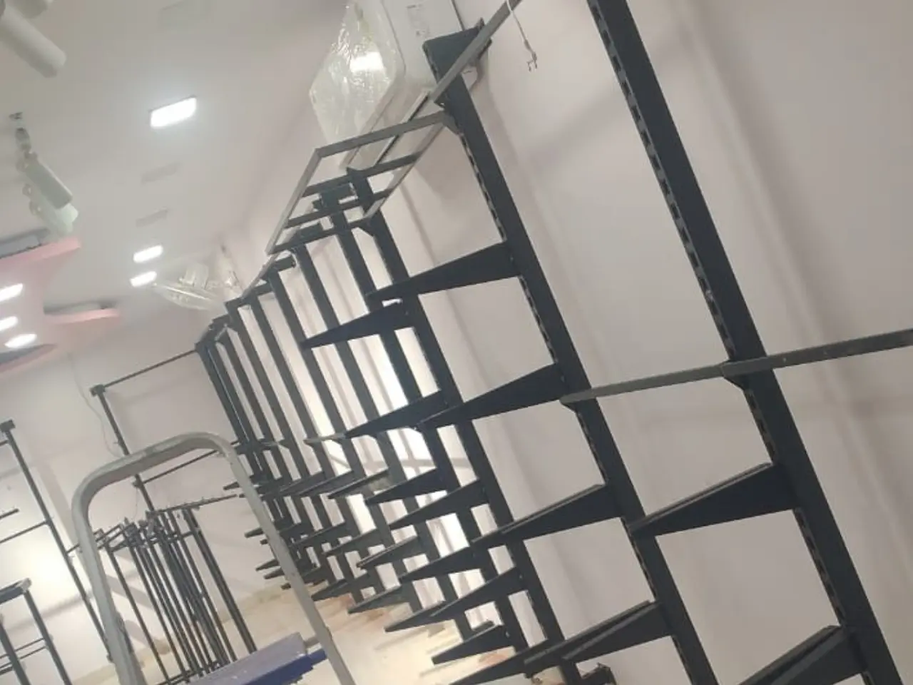 480382521_Garment display Stand2.webp